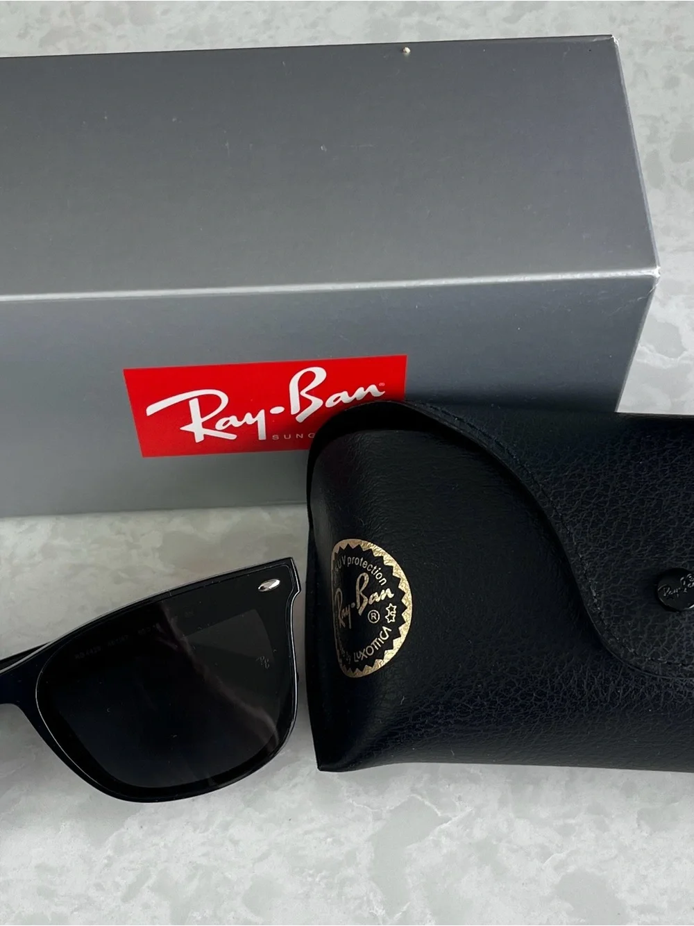 Ray-Ban RB4420 Sunglasses with Black Case